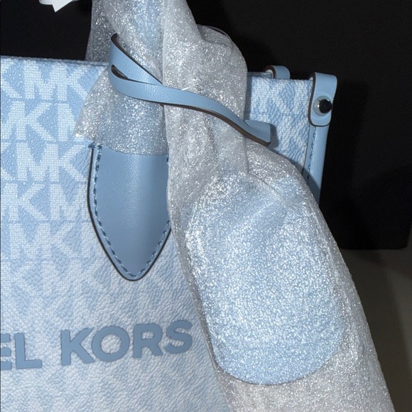 $328 NEW Michael Kors Light Blue and White Tote SHOPPER SMALL TOTE CROSSBODY - Picture 6 of 16